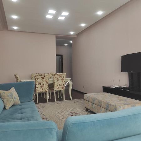 Элитная Квартира В Центре Бишкека Bishkek Ngoại thất bức ảnh