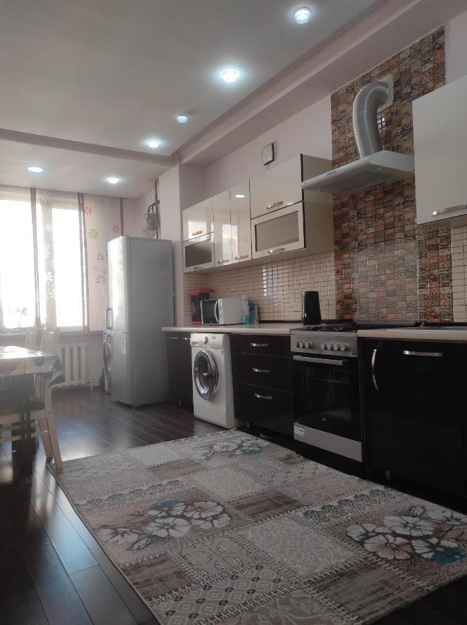 Элитная Квартира В Центре Бишкека Bishkek Ngoại thất bức ảnh