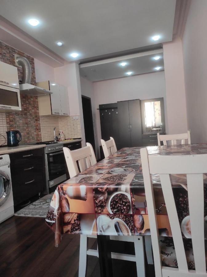 Элитная Квартира В Центре Бишкека Bishkek Ngoại thất bức ảnh